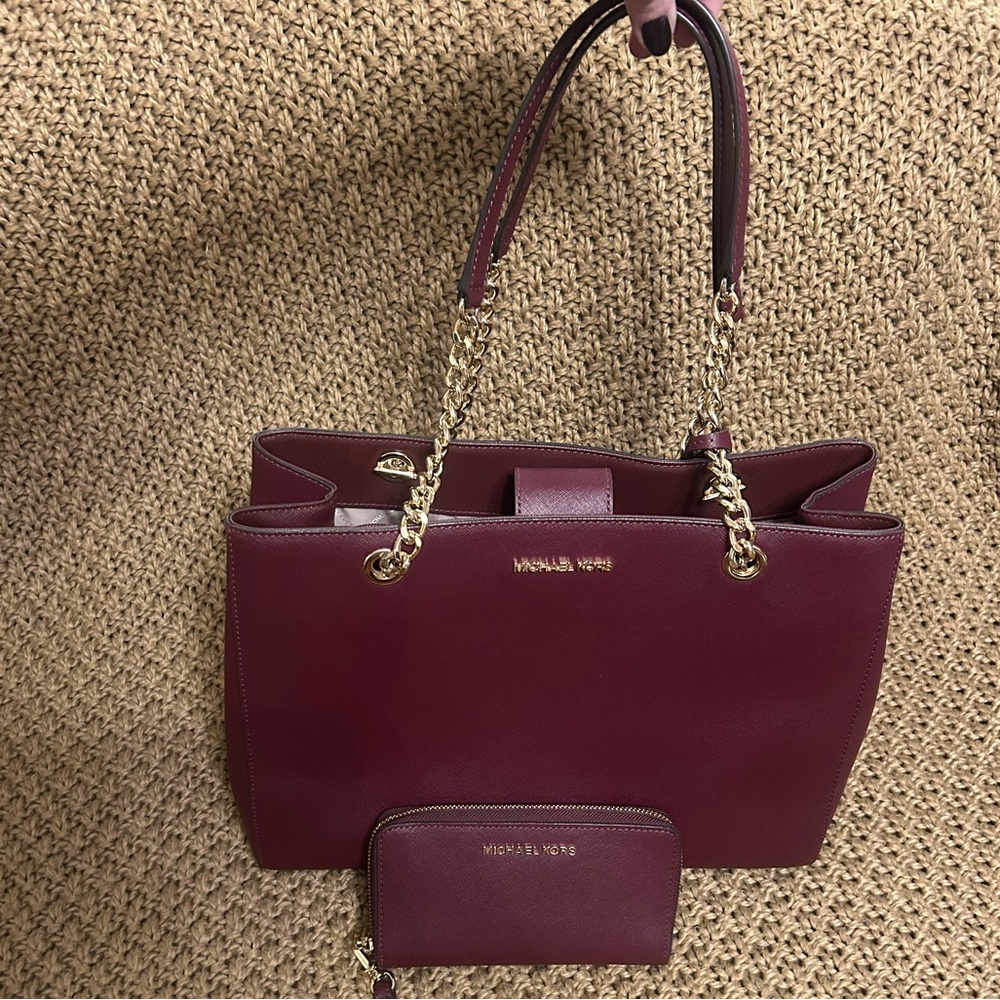 Michael Kors Set of 2 Burgundy Saffiano Leather Bag and Wrislet NWOT
